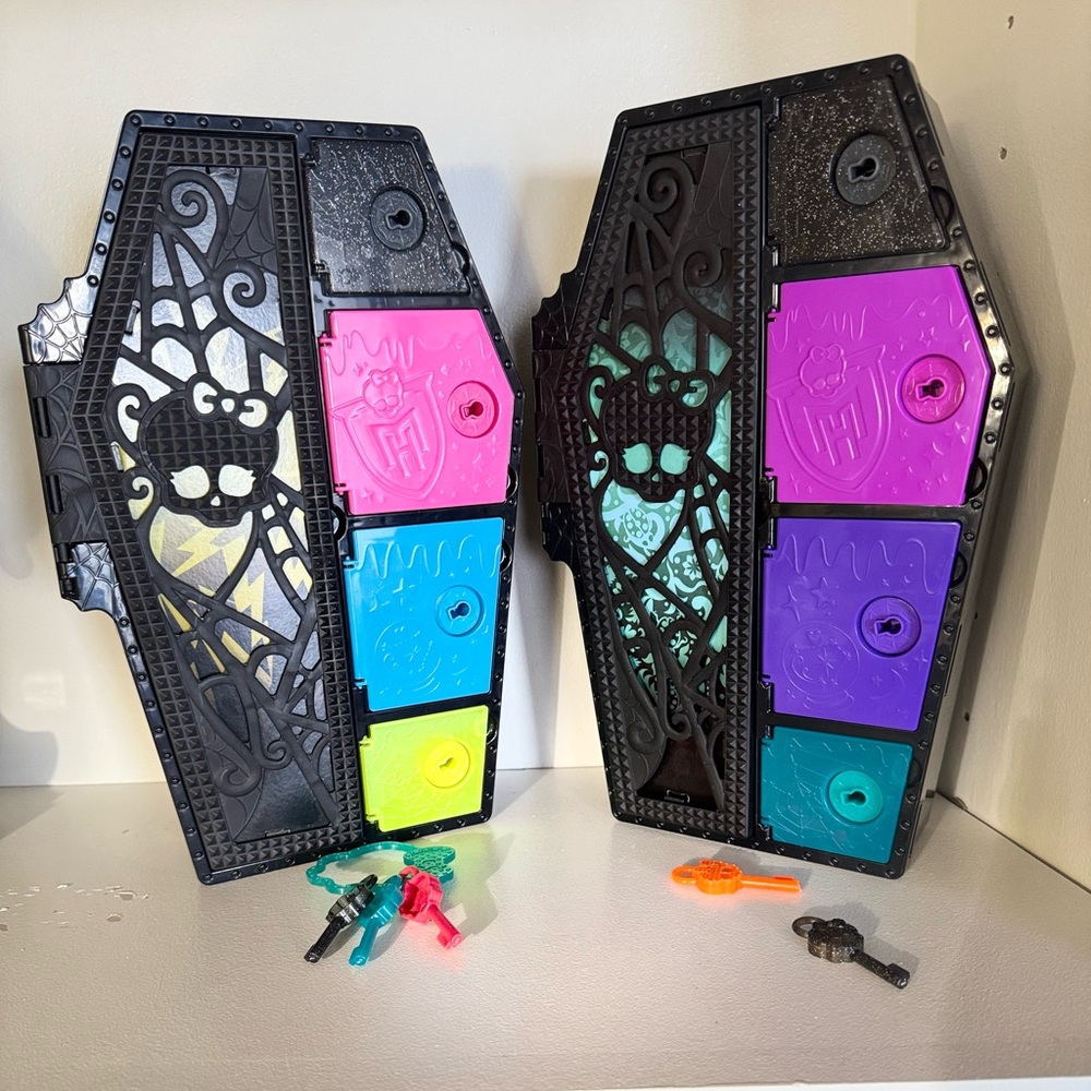Monster High Skulltimate Storage Lockers with Keys